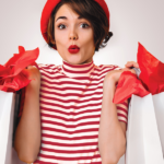 header-BS-braderie-fetes22 Illustration d'une femme avec ses sacs de shopping pour la braderie des fêtes de Bayonne